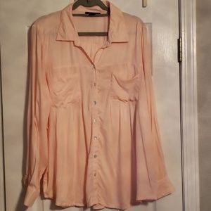 🌷Cute button down shirt